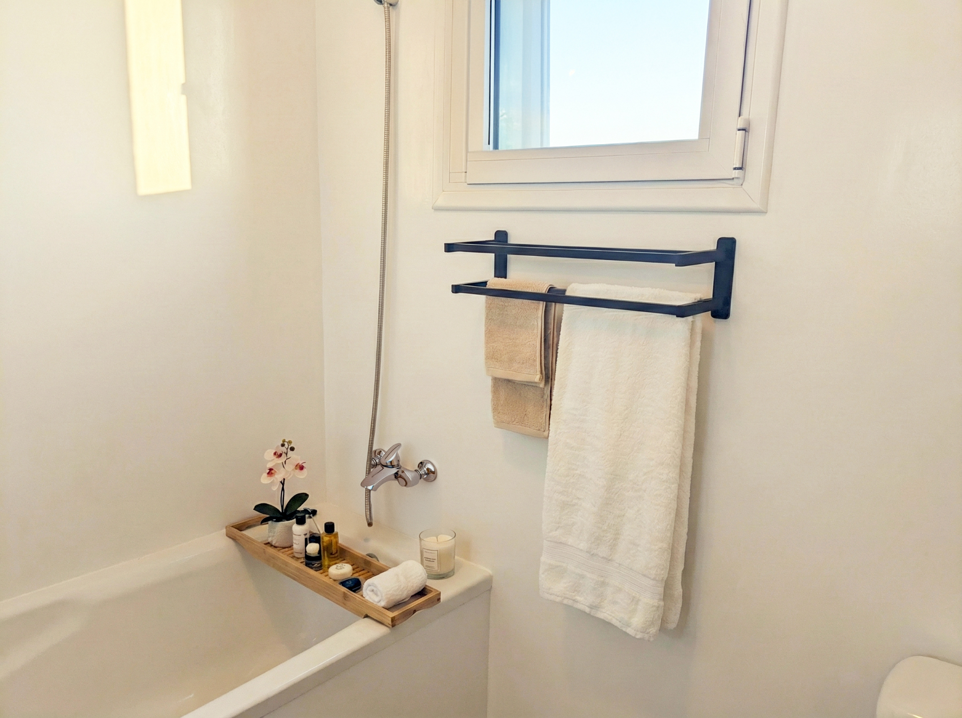 Exclusive Sea-View Condo 9